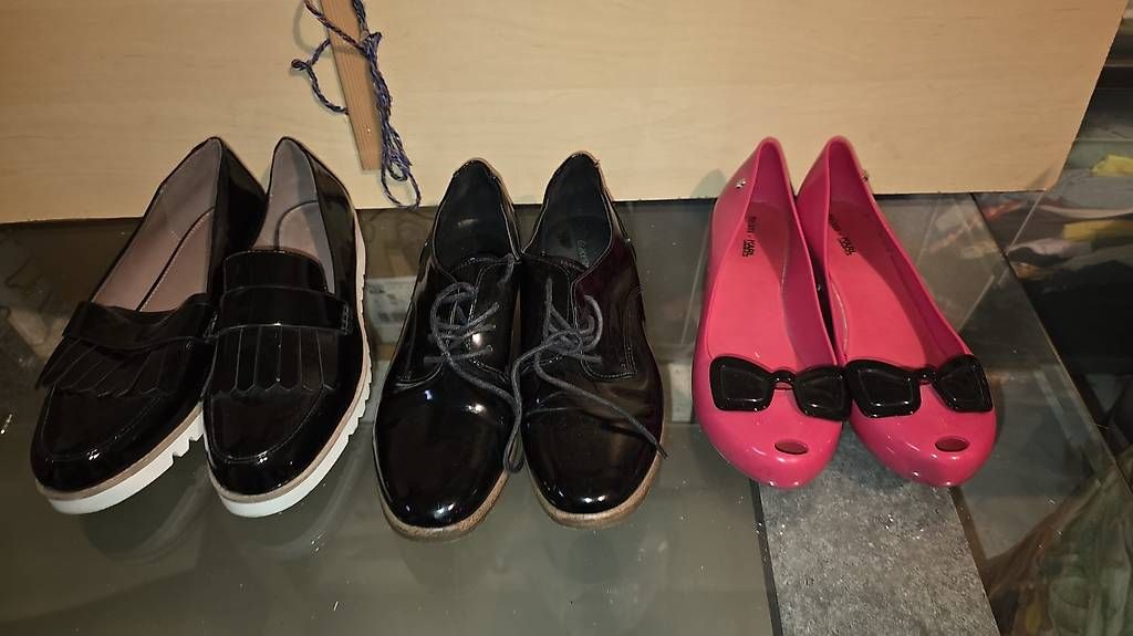 Damenschuhe: Kit de sapatos  – Gebraucht aus Bernex von yfw_xj2z