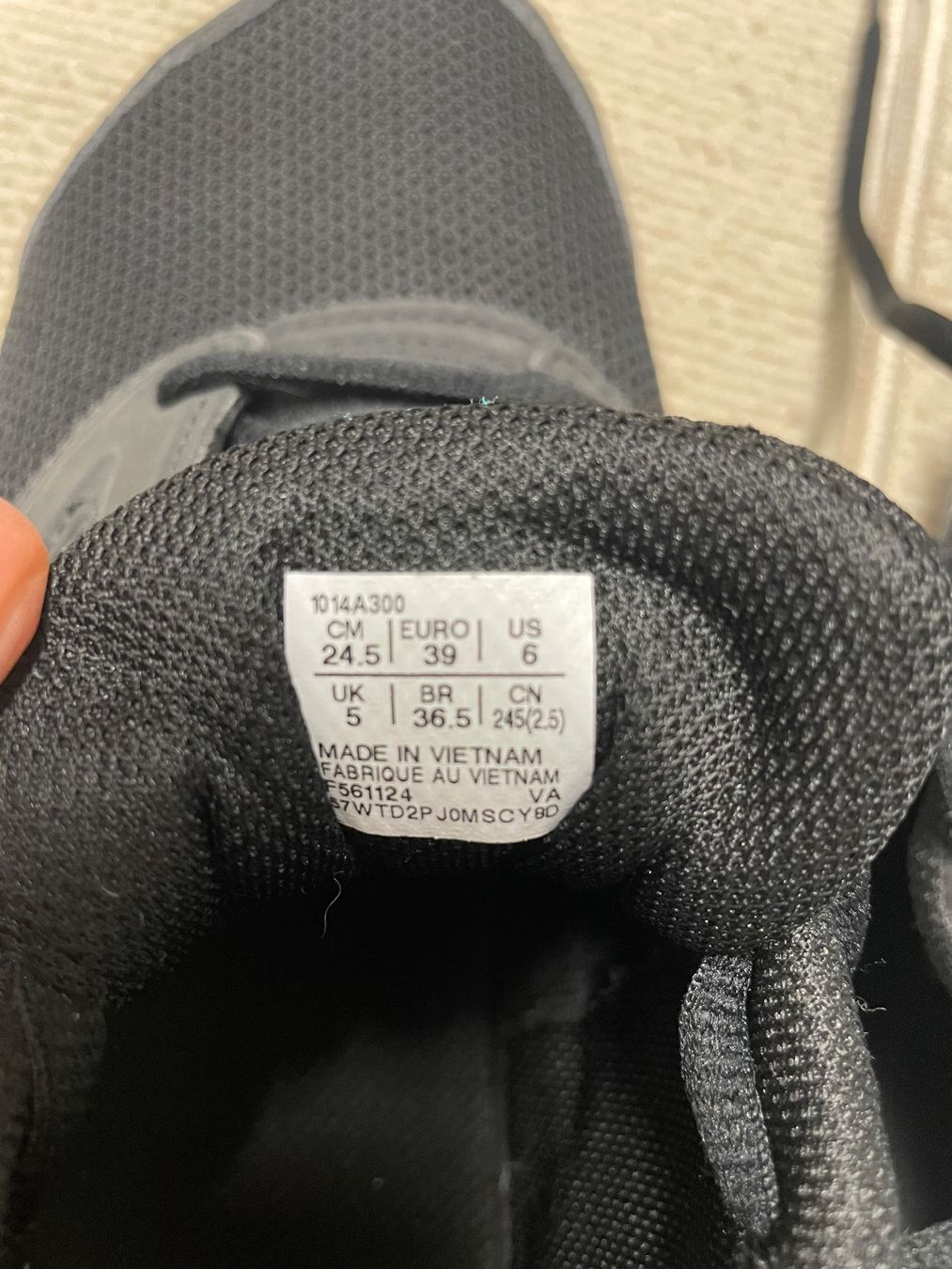 Asics Scarpe per ragazzi: ASICS Kinder Turnschuhen – Usato da Schaffhausen venduto da kon_9tj8 4