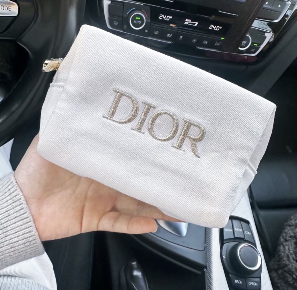 Borse: Dior Pouch Cosmetic Bag White – Nuovo e nell'imballaggio originale da Chur venduto da Madeys 2