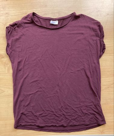 Damen T-Shirt Grösse S, dunkelrot, guter Zustand
