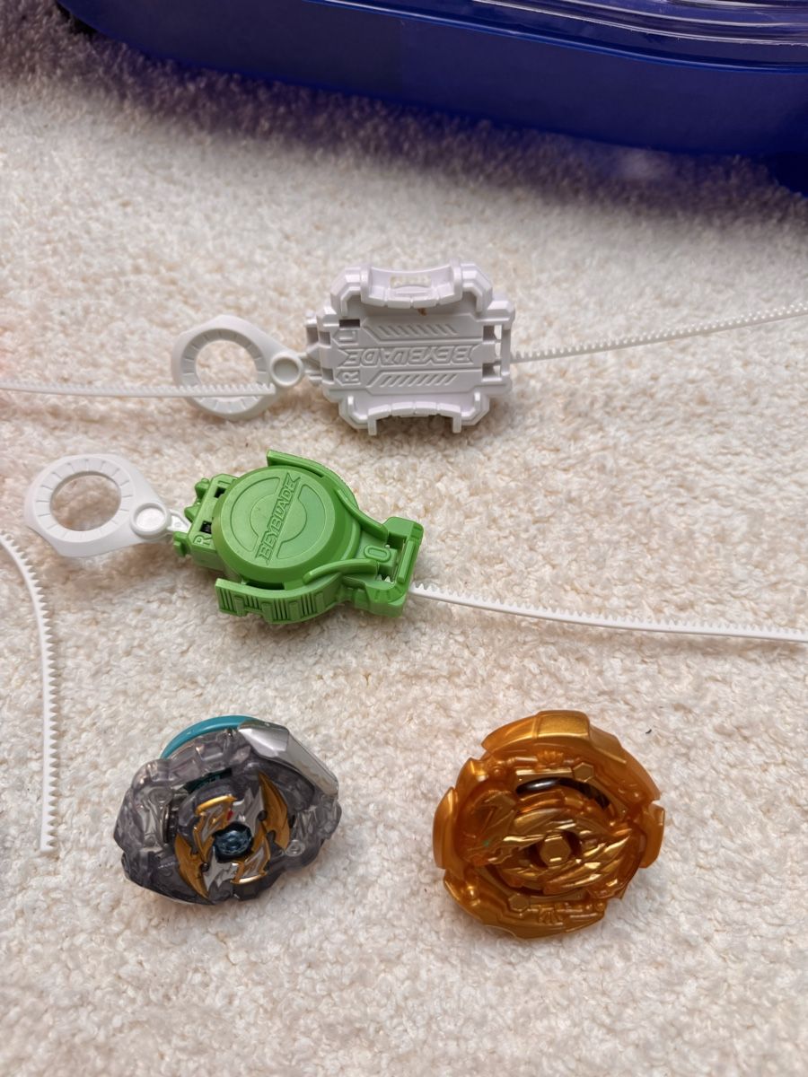 Hasbro Giocattoli: Beyblade set + Arena – Usato da hägglingen venduto da tamayra 8