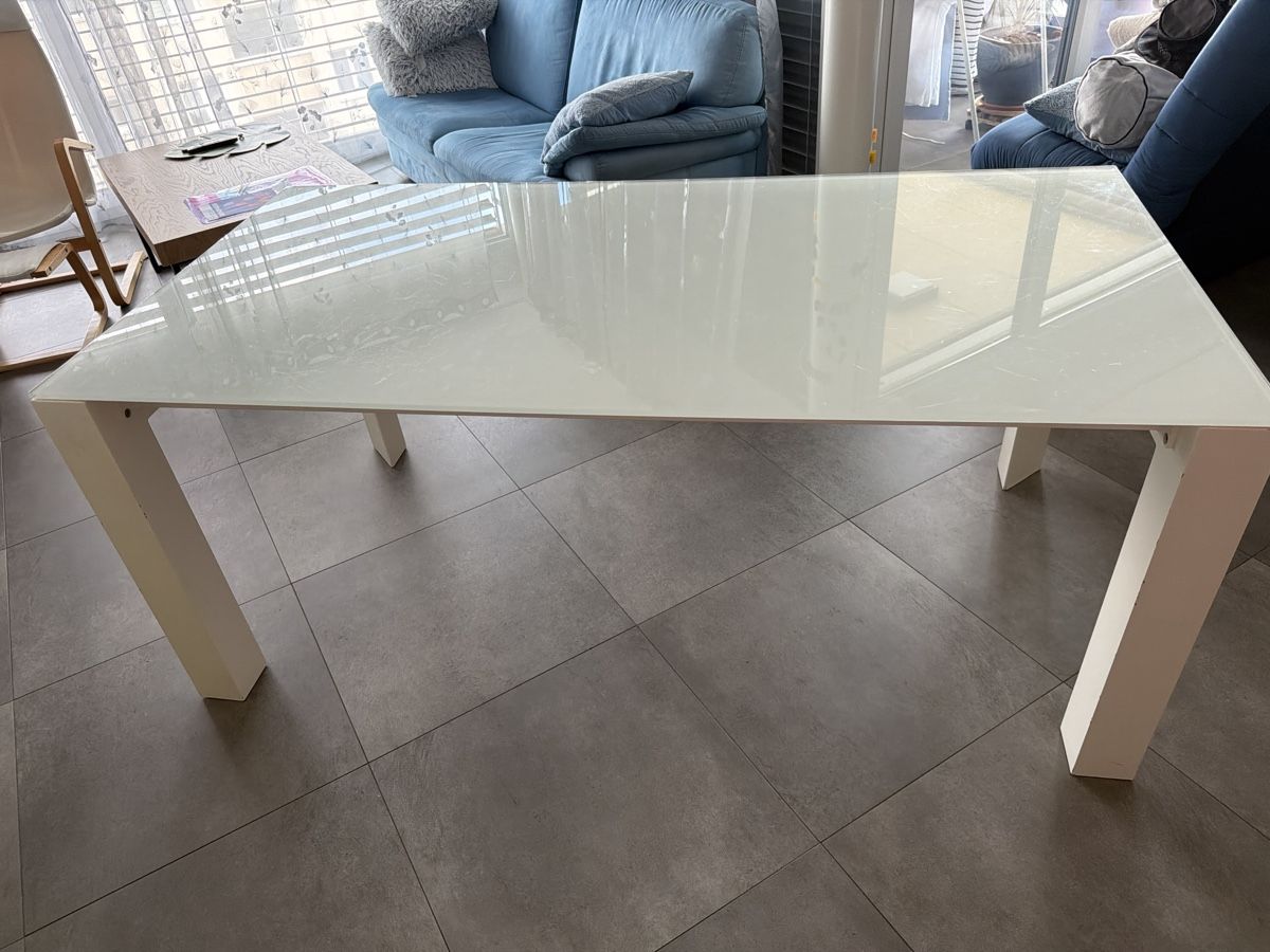Livique Tavoli: Table blanche verre  bon état – Usato da Neuchâtel venduto da Palmer04 1