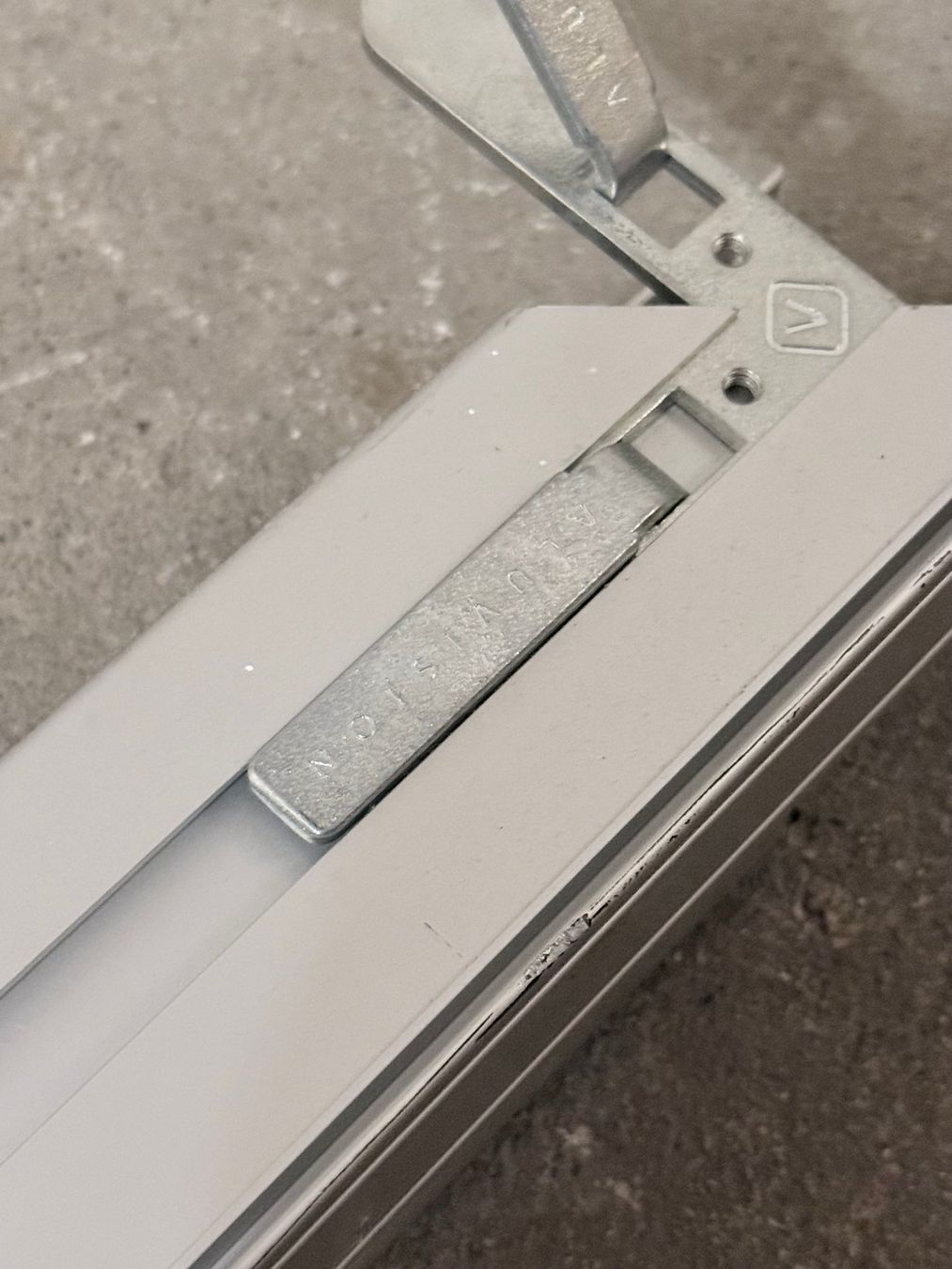 Profilati: Matrix Systems Aluminium-Textilrahmen / Messesystem – Usato da Zürich venduto da Hedwig-steig 8