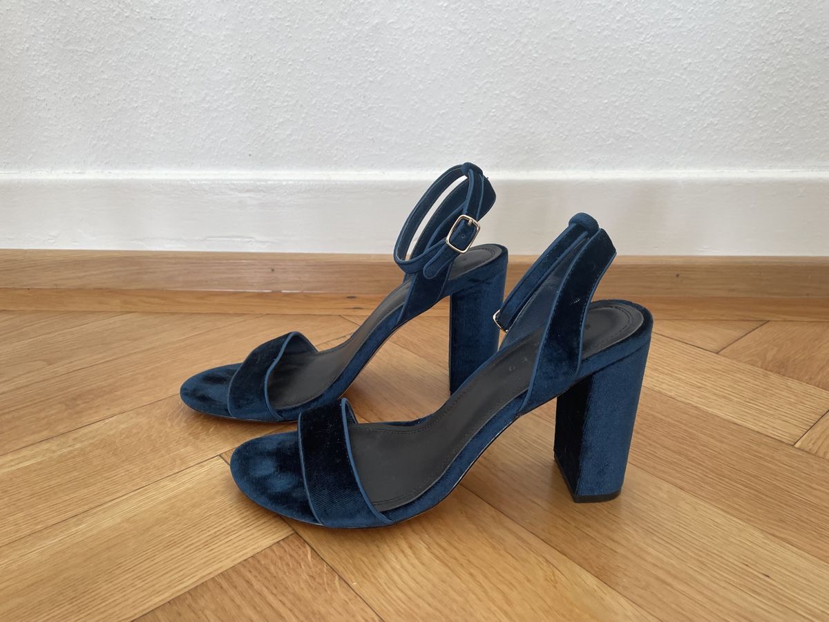 Sandro Scarpe da donna: Sandales Sandro bleues en velours, taille 39 – Usato da Lausanne venduto da generation