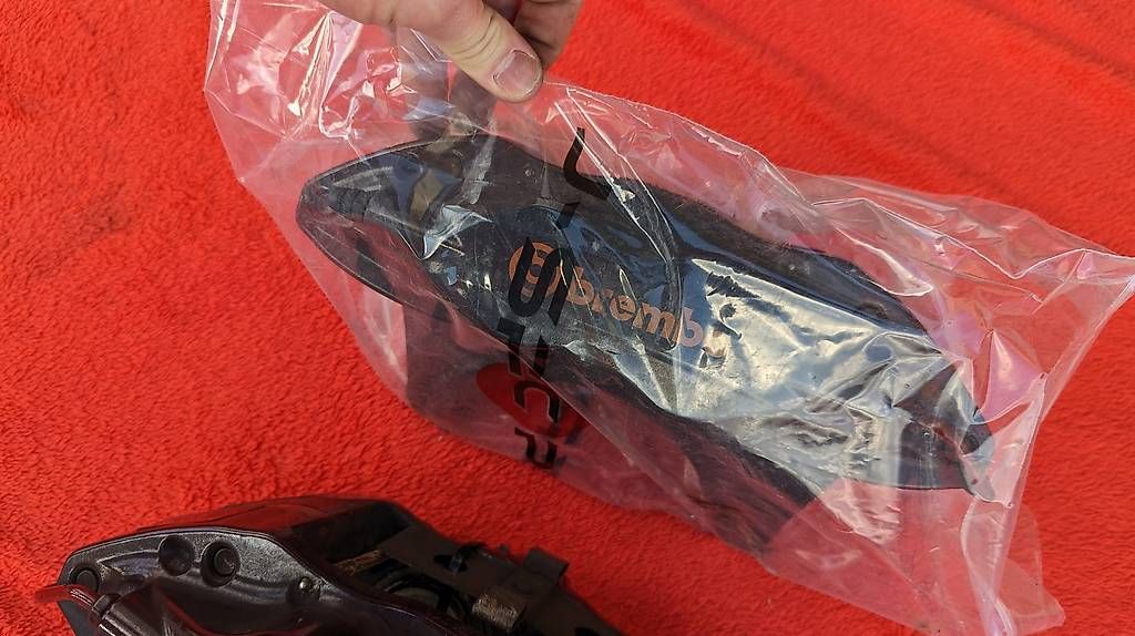 Toutes les pièces auto: Bremssättel Mitsubishi Evo X – D'occasion à Döttingen par alfisti124 1