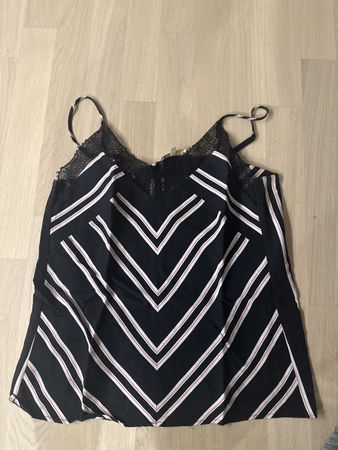 MAJE Top Gr. 2, Schwarz-Weiss gestreift, mit Spitzen