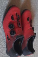 Chaussures VTT Shimano ROUGES Taille 42  état neuf 