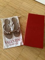 Valentino Garavani Rockstud Zehentrenner / Flip Flops neu