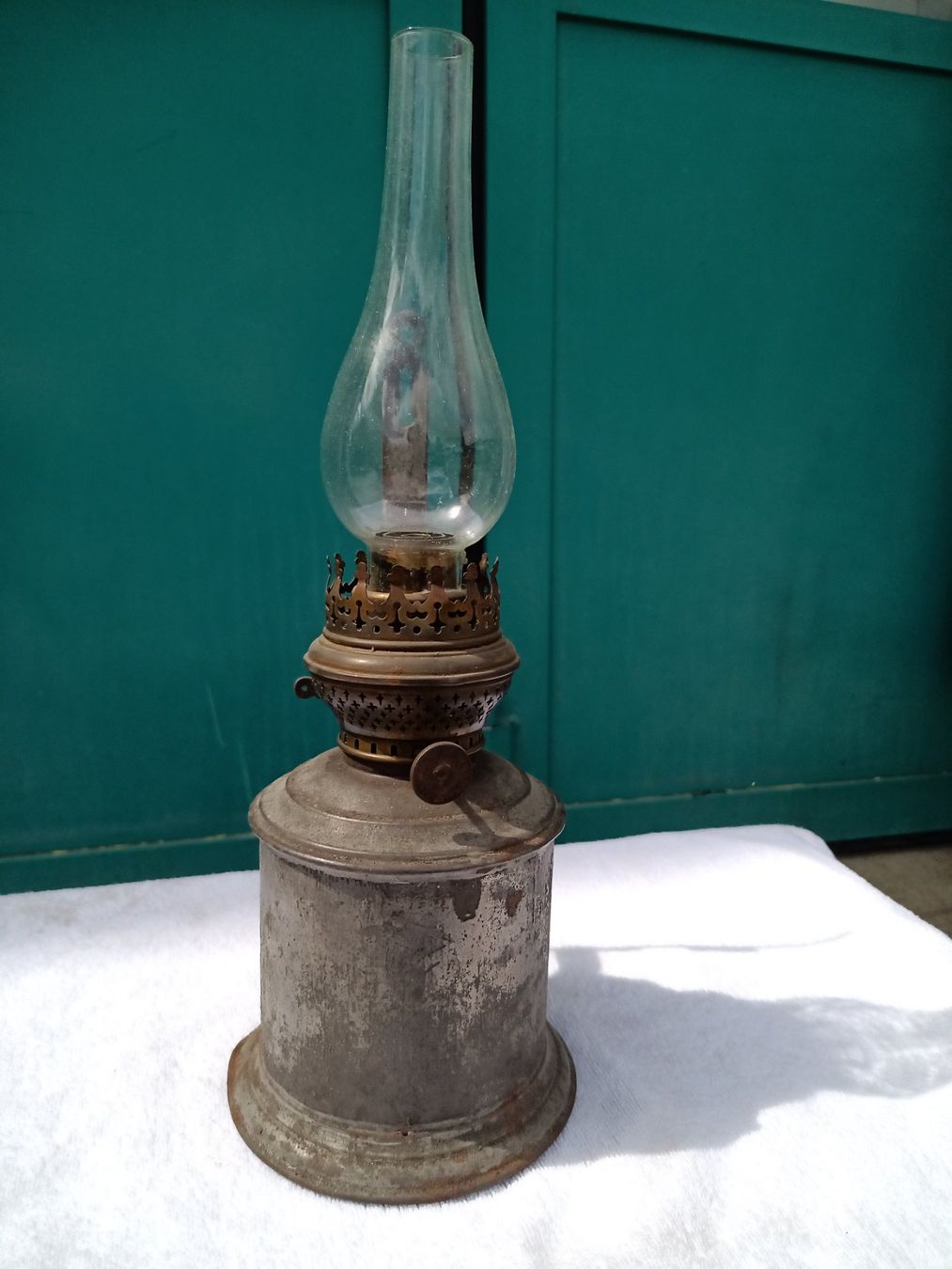 Lampade: Antike Lampe / Öllampe – Usato da Oberegg venduto da A-Z.Handel.Loehrer