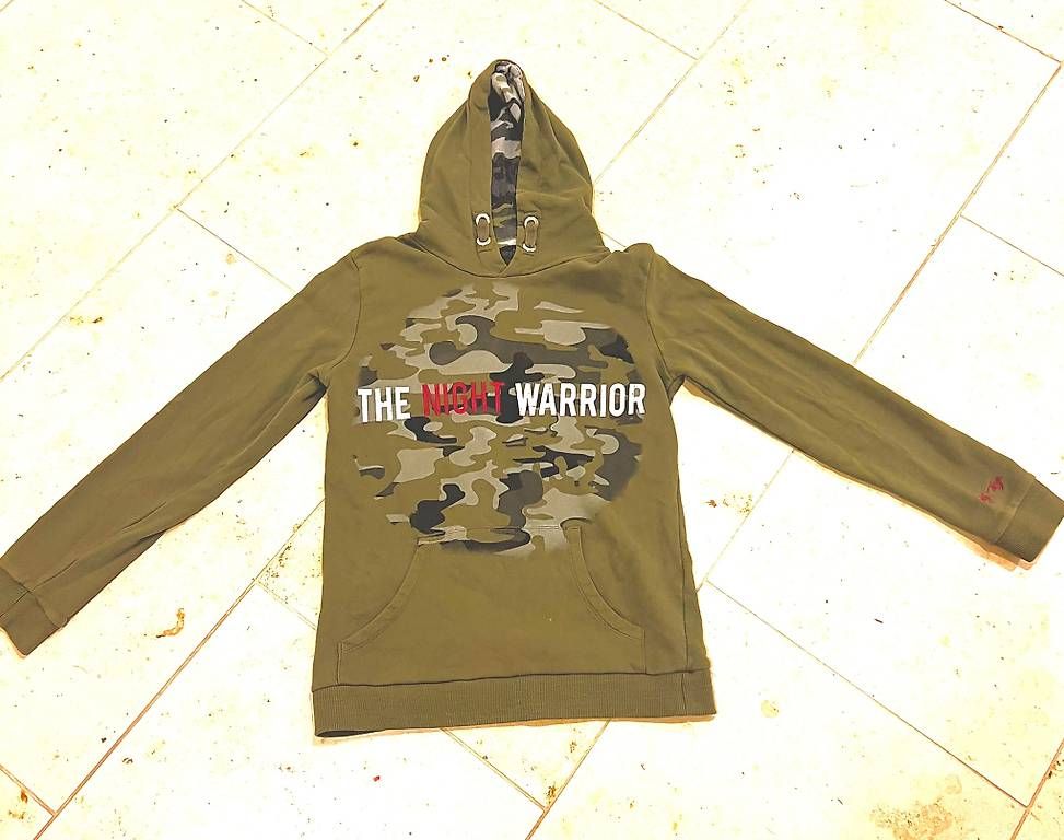 Maglioni & Felpe: Cooler Hoodie /Pulli khaki/camouflage Gr 164 – Usato da Kilchberg ZH venduto da SyFo286