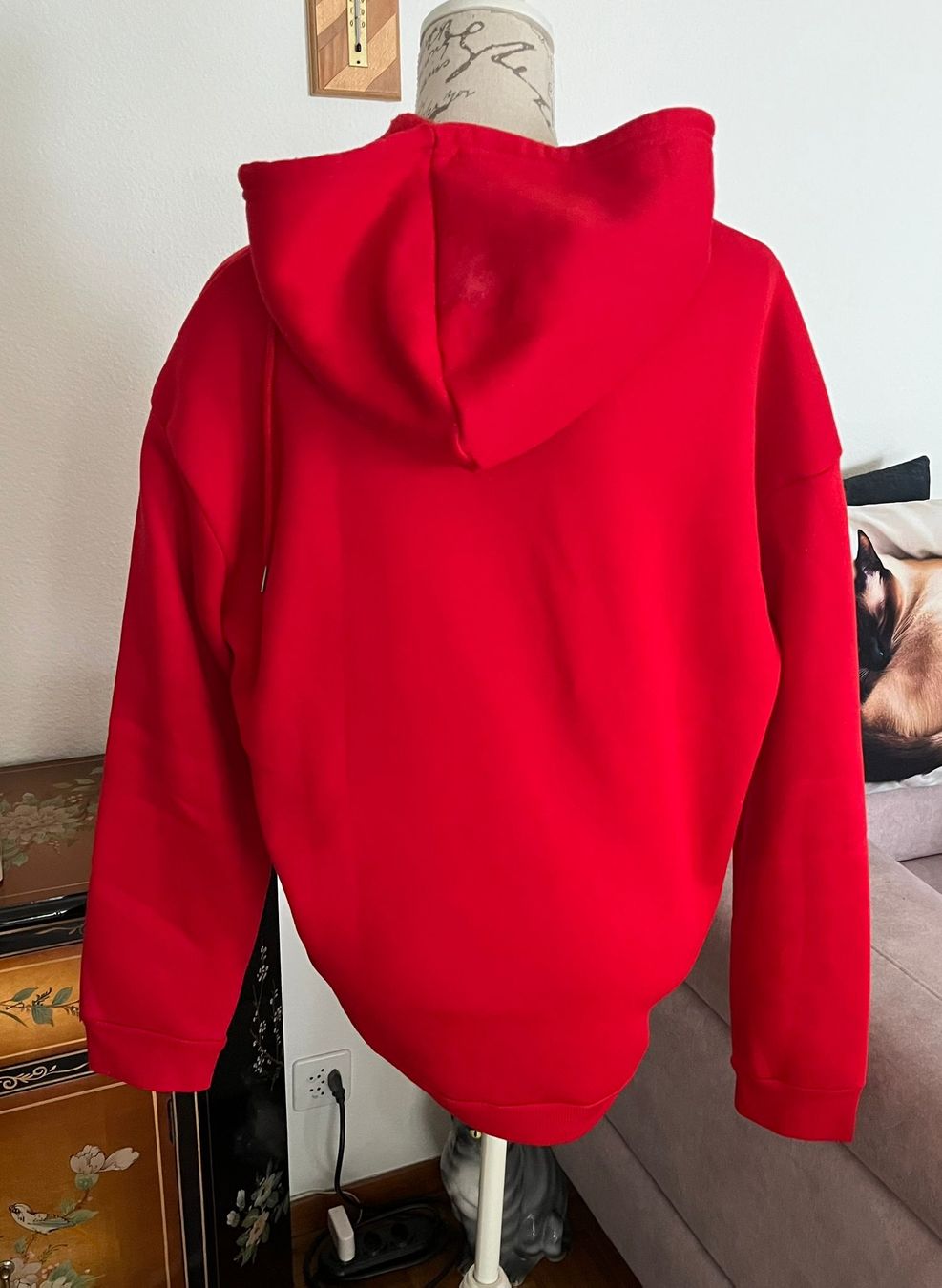 Giacche: Pull rouge à capuche, taille L – Usato da Bussigny venduto da coltroc 5