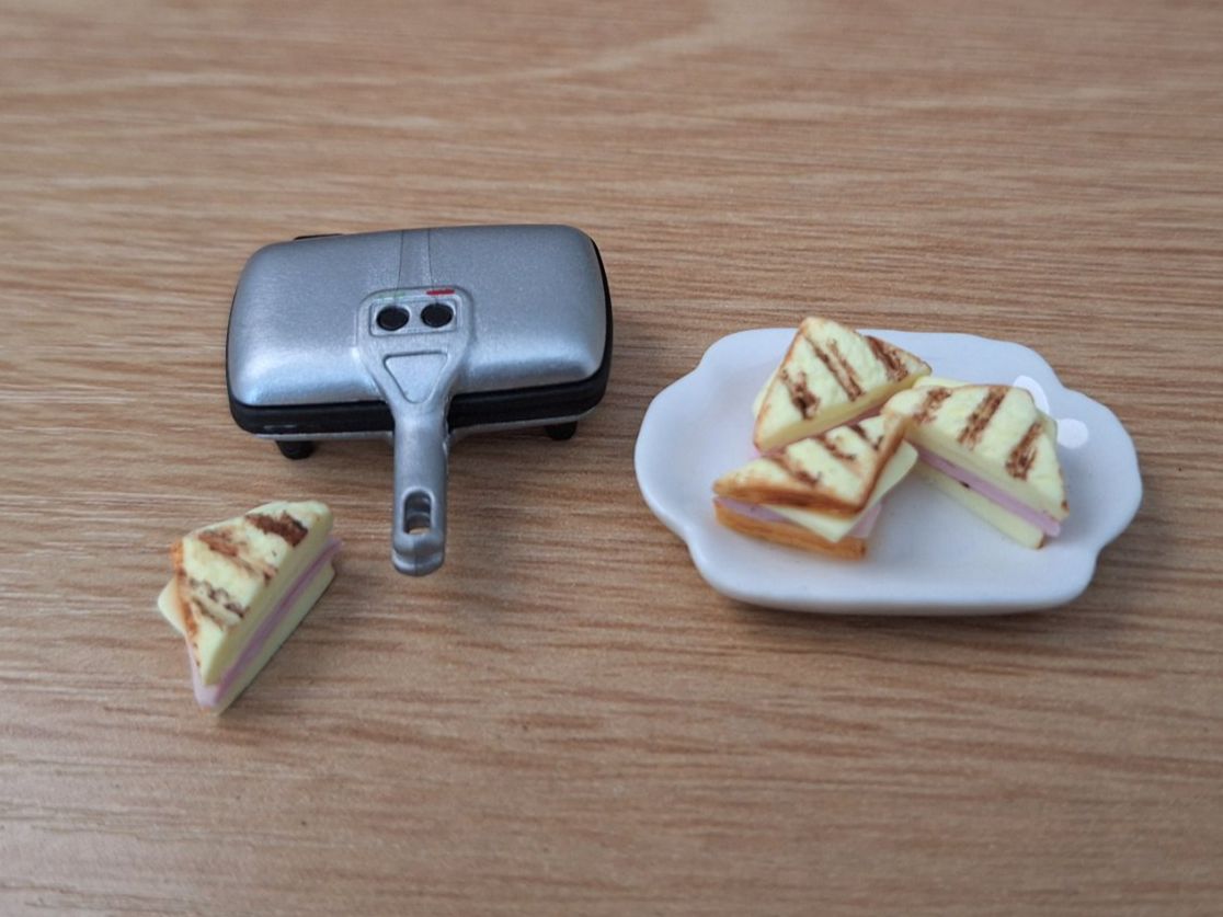 Case e mobili per bambole: Puppenhaus Grill Sandwich Set – Nuovo (secondo la descrizione) da Zürich venduto da HandmadeTinyFood 2