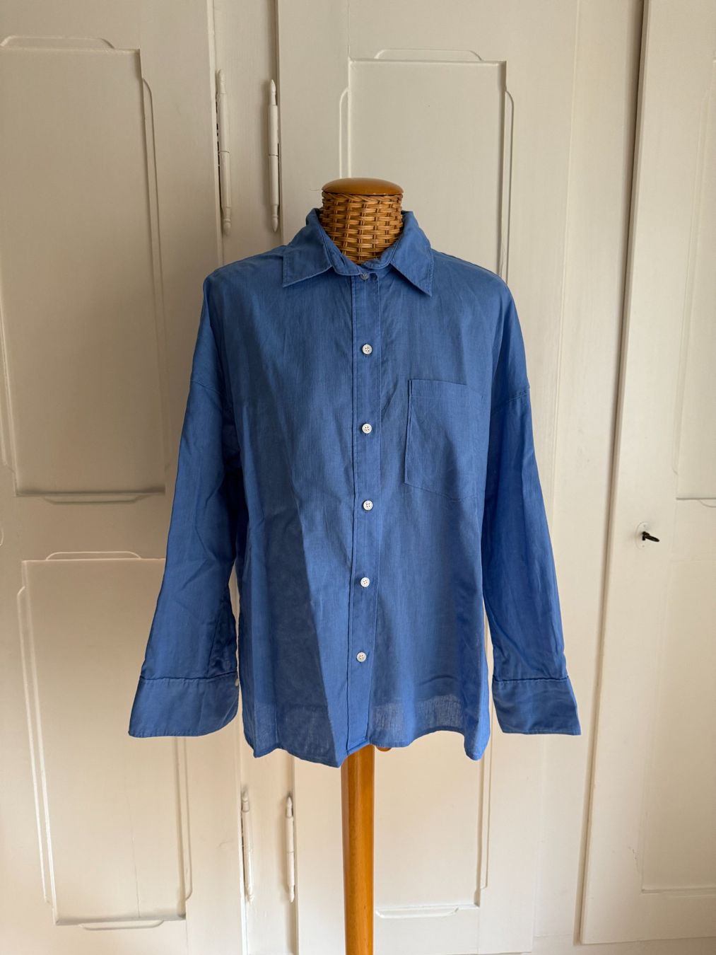H&M Camicette: Leinen-Mix Bluse hellblau oversized S – Usato da Zürich venduto da Diazaio