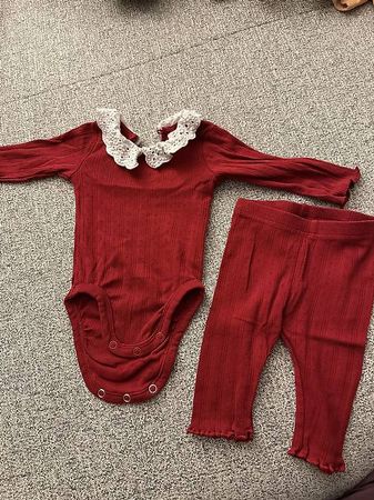 Weihnachtliches Baby Set Rot Body und Hose Grösse 56