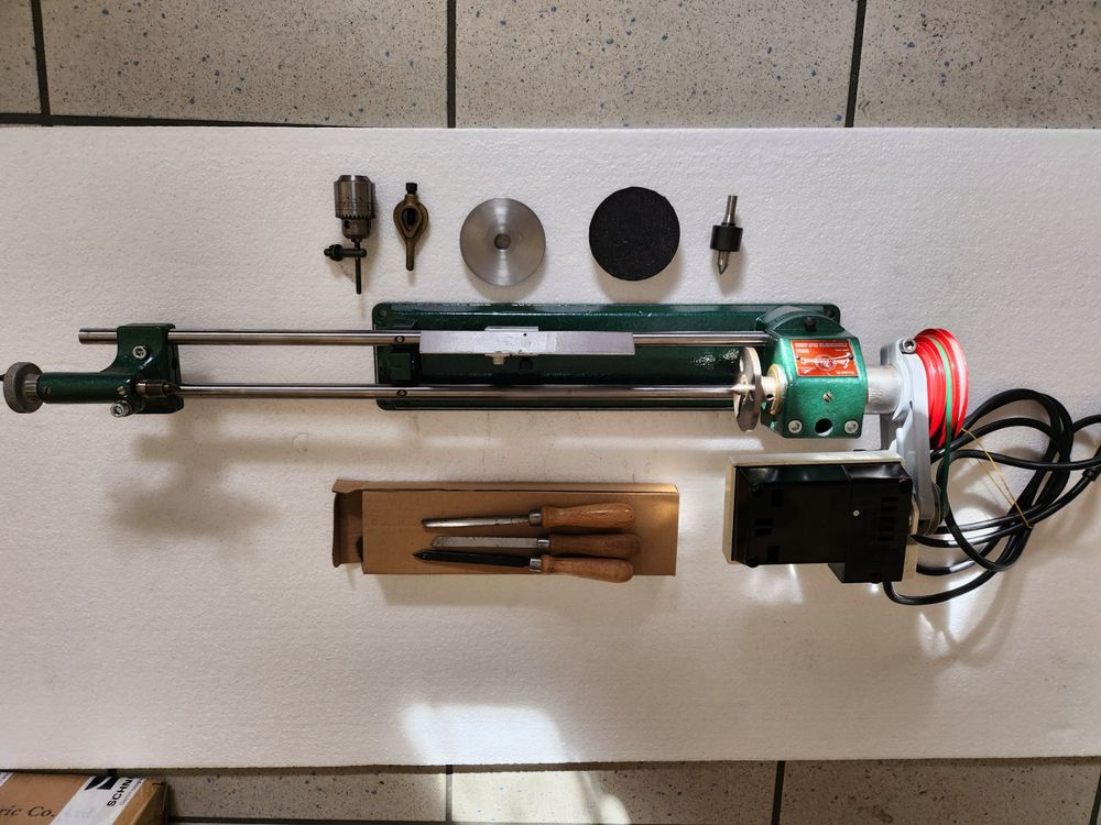 EMCO UNIMAT DRECHSEL MASCHINE mit ZUBEHÖR, LANGE FÜHRUNGEN. (Gebraucht ...