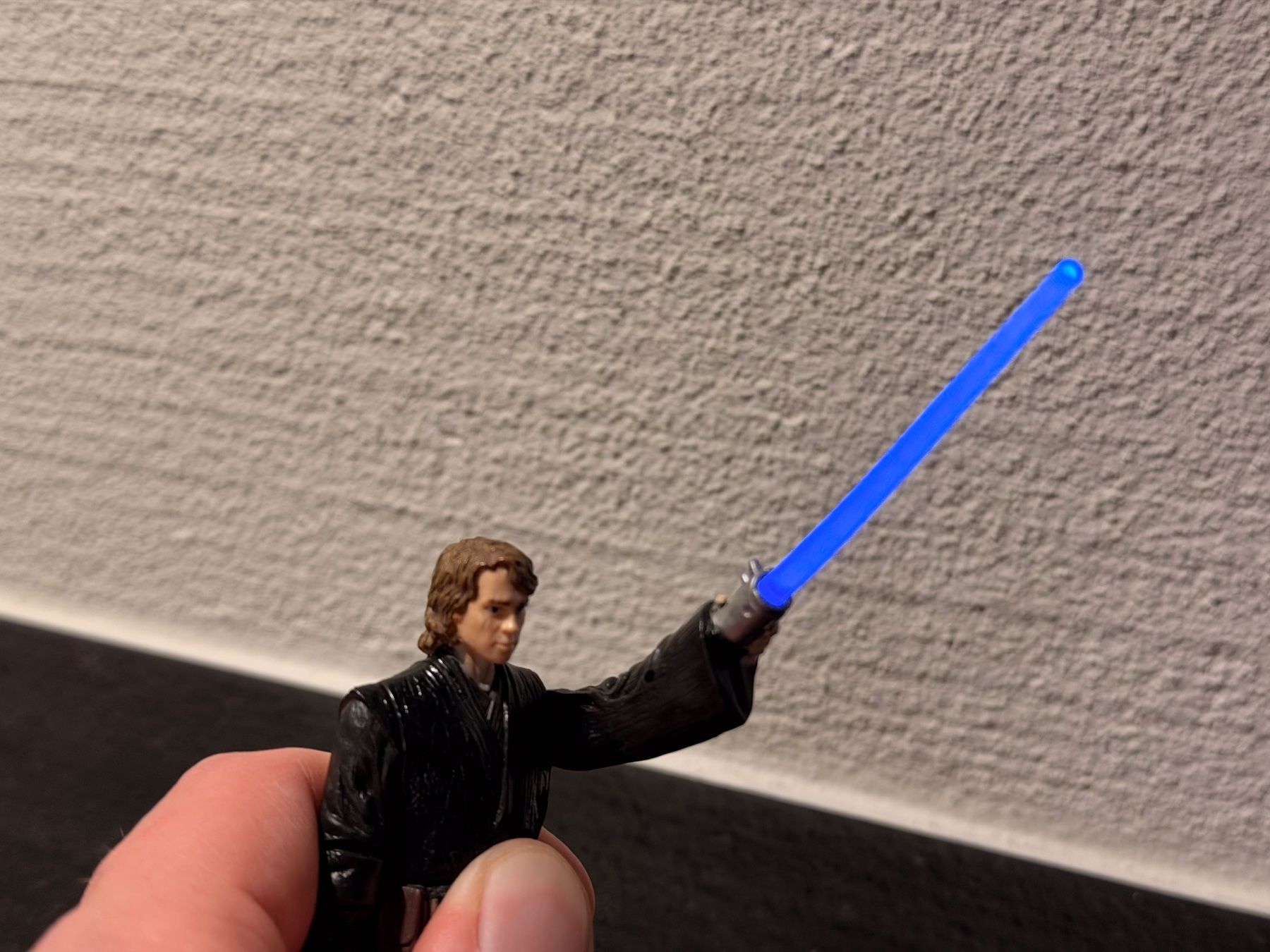 Star Wars Figuren: Hasbro Star Wars Anakin Skywalker Light-Up Figur – Gebraucht aus Reinach BL von Graphix 2
