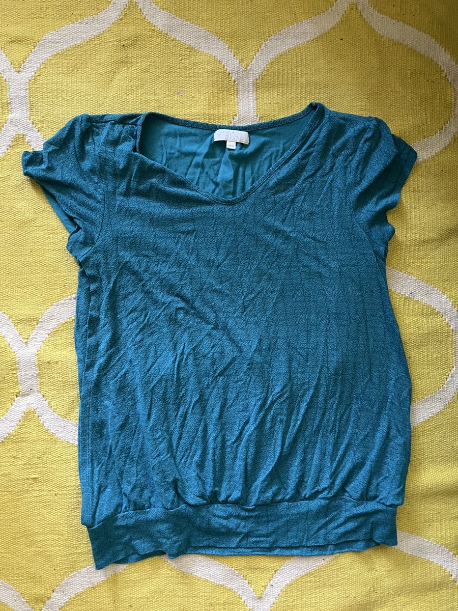 Lotti di vestiti: Vier Umstands-Shirts, Grösse 42/44 – Usato da Zürich venduto da Rajkumari 1
