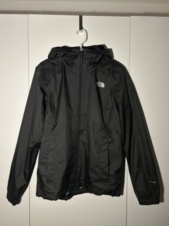 NEUE The North Face Regenjacke in schwarz - QUEST JACKET
