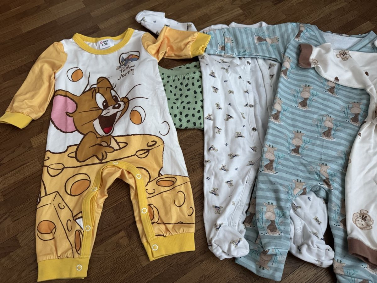 Pyjamas: 7 Pyjama/Strampler  Grösse 50/56 und 62/68 – D'occasion à Samstagern par pipistrelli01 1