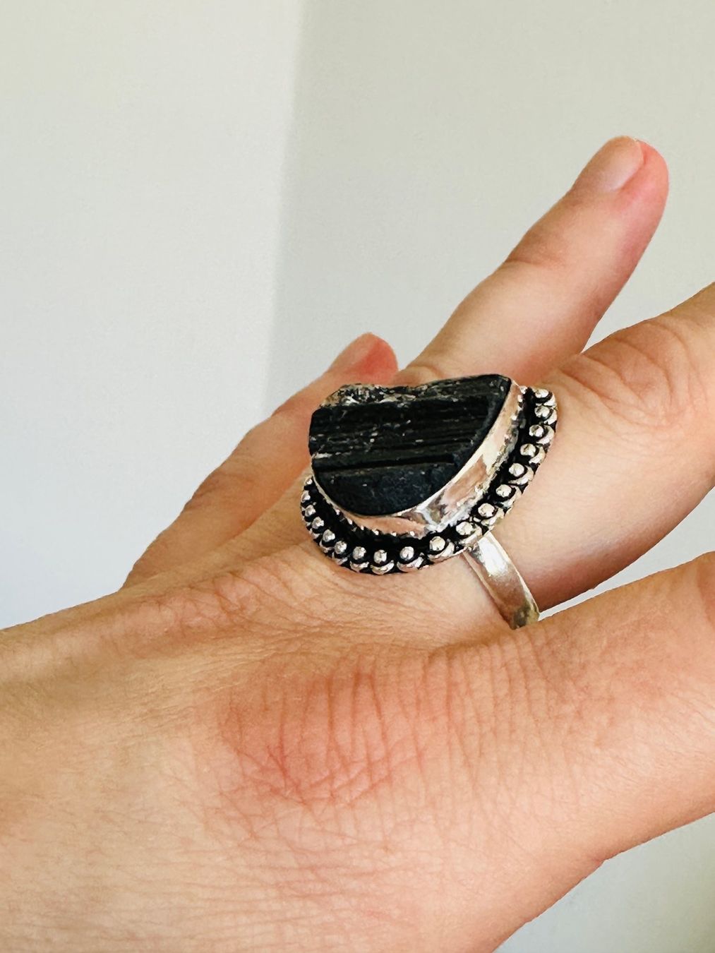 Anelli: Black Tourmaline ring size 58 (18) – Nuovo e nell'imballaggio originale da Genève venduto da AWWA 9