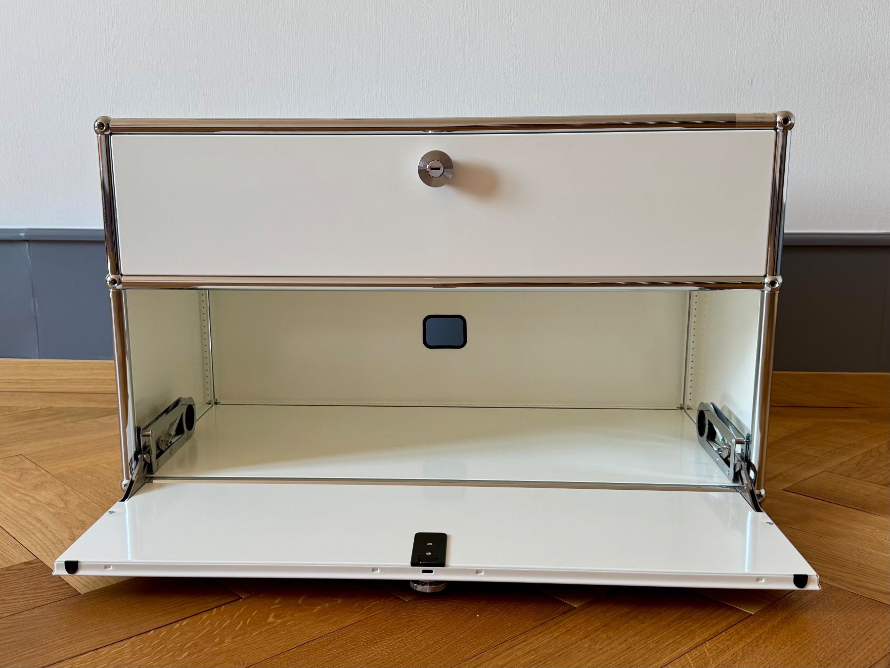USM Mobili TV: USM Haller Lowboard / TV Schrank – Usato da Bern venduto da jensstr1979 4