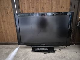 Panasonic LCD Fernseher 94cm mit FB