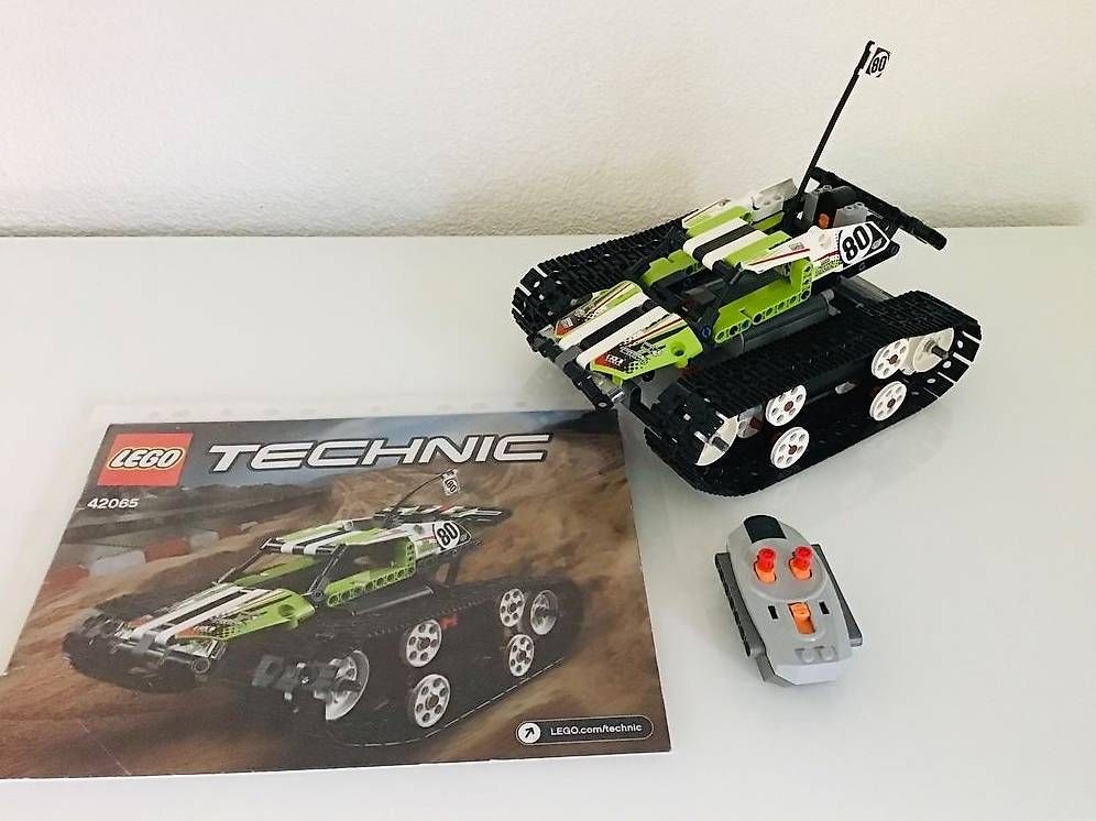 Technics Baukästen: Lego Technic 42065 Tracked Racer mit Fernbedienung – Gebraucht aus St. Pelagiberg von Yellow73
