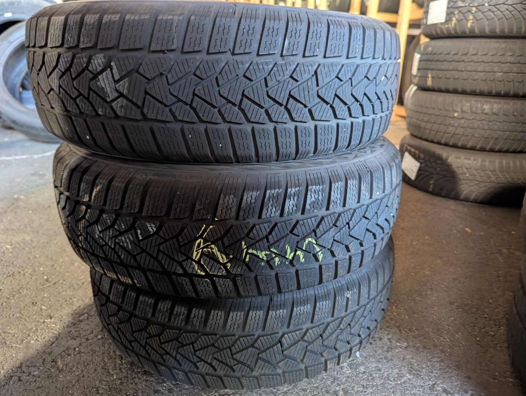 Pneus & Kompletträder: 185/65 R15 88T 3stk – Gebraucht aus Aarberg von KreuzFahrzeugcenter 1