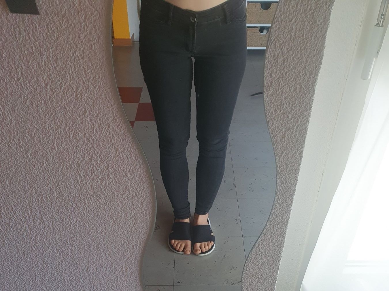 Jeans: Jeans Schwarz – Usato da Moosseedorf venduto da Sonnenschein..