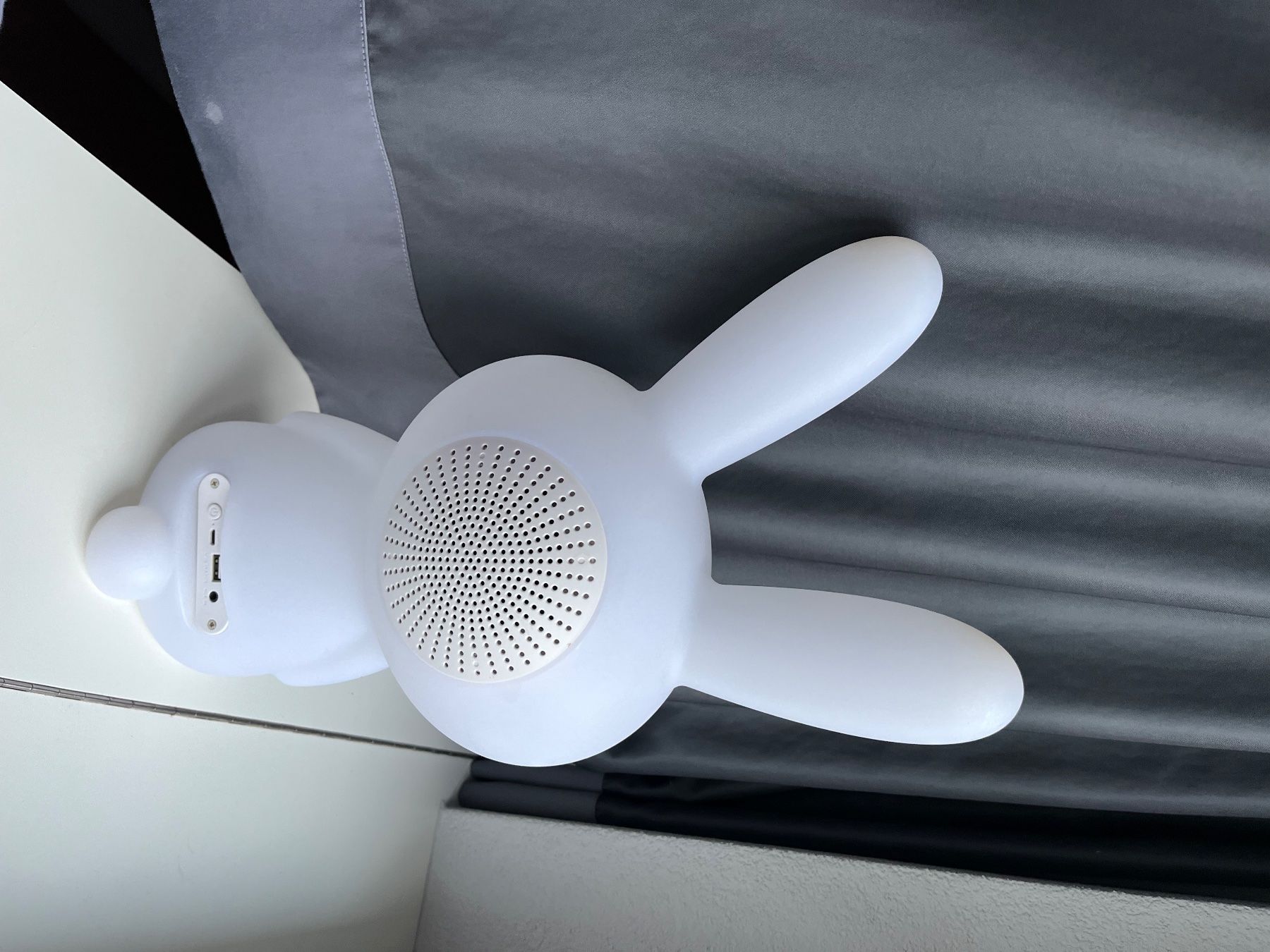 Lampade: LED Nachtlichthase + Lautsprecher – Usato da Baden venduto da Navin1 1