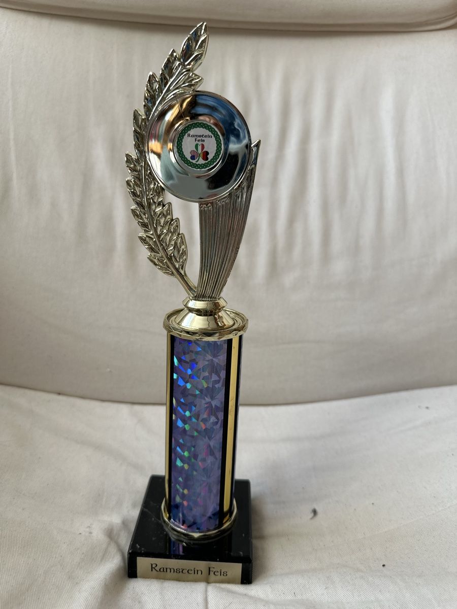 Sonstiges zum Sammeln & Seltenes: Goldener Pokal – Gebraucht aus Basel von ari_f26x