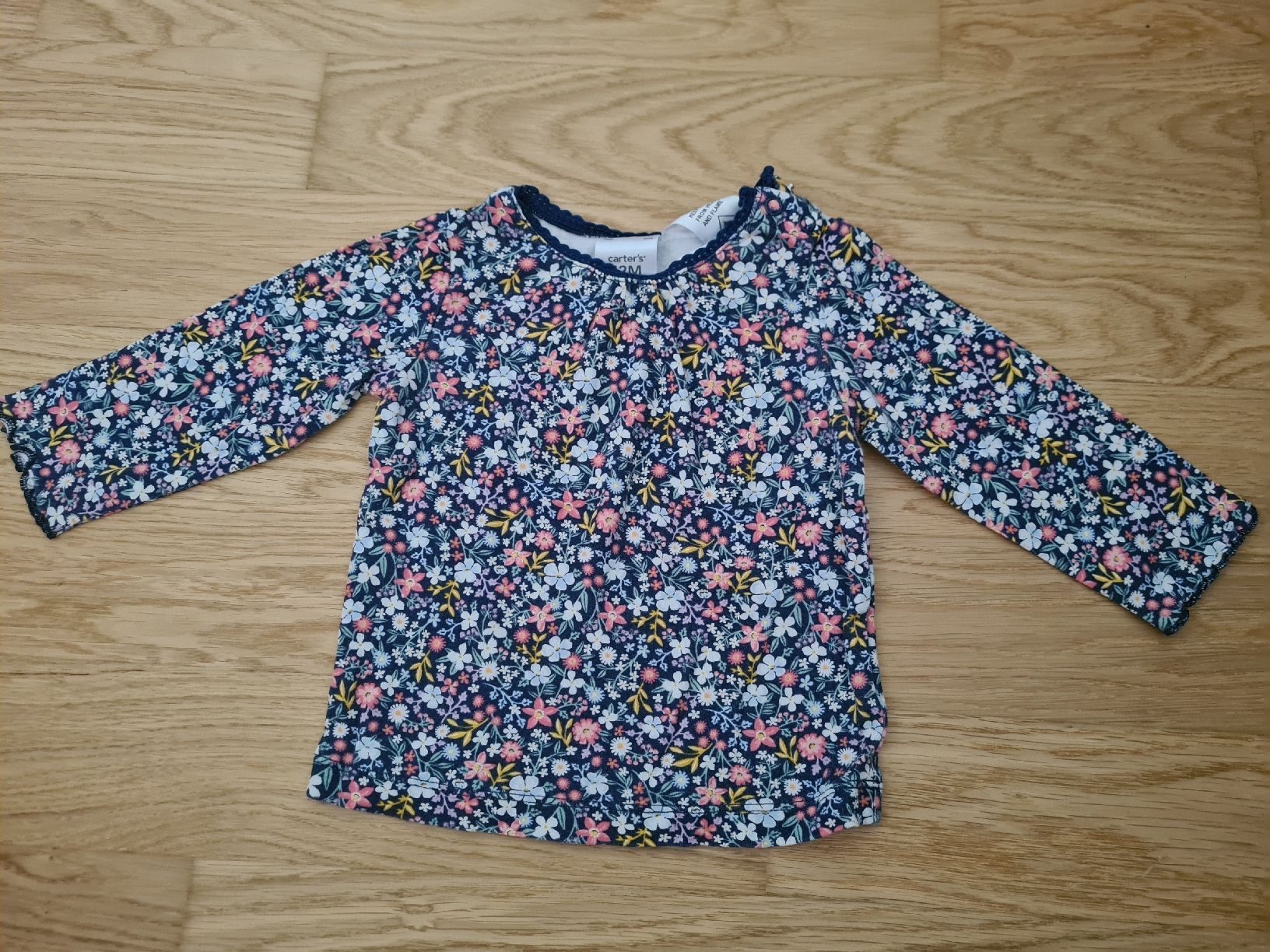 Carter's Maglioni & Felpe: Langarmshirt Carter's Blumenmuster Grösse 12M  – Usato da Horw venduto da Mirii91