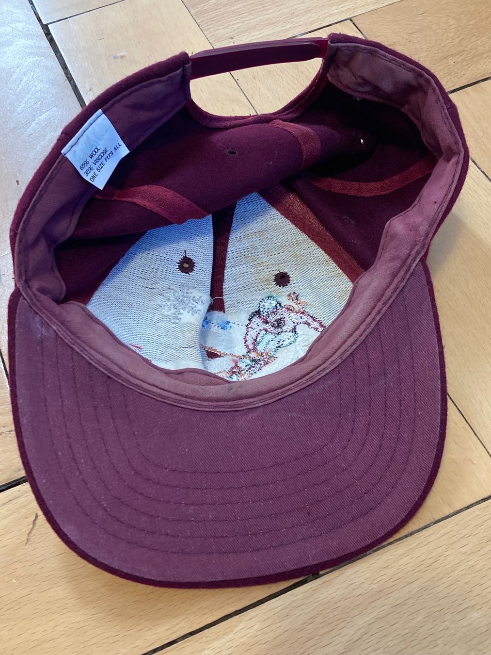 Copricapi, berretti & cappellini: Vintage 90s Cap Switzerland Ski Wool Embroidered 6-Panel – Usato da Zürich venduto da le_souk 5