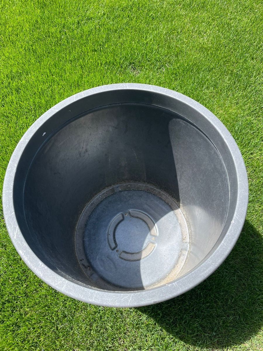 Pots de fleurs: Pflanzentopf – D'occasion à Gachnang par len_9mky 1