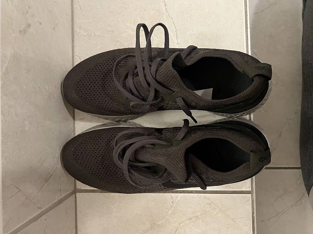Nike Scarpe da uomo: Epic React Flynit Nike – Usato da Bretzwil venduto da .Schoggi. 2