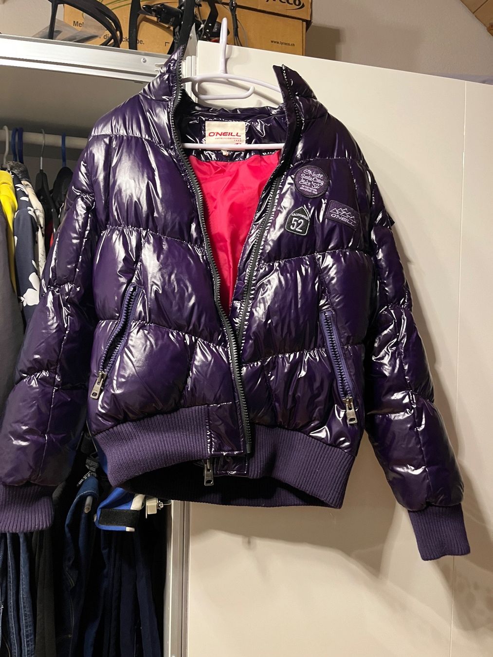 O'Neill Jacken: Schöne Lila Bomberjacke in Gr. M – Gebraucht aus Weiningen ZH von and_6tm5
