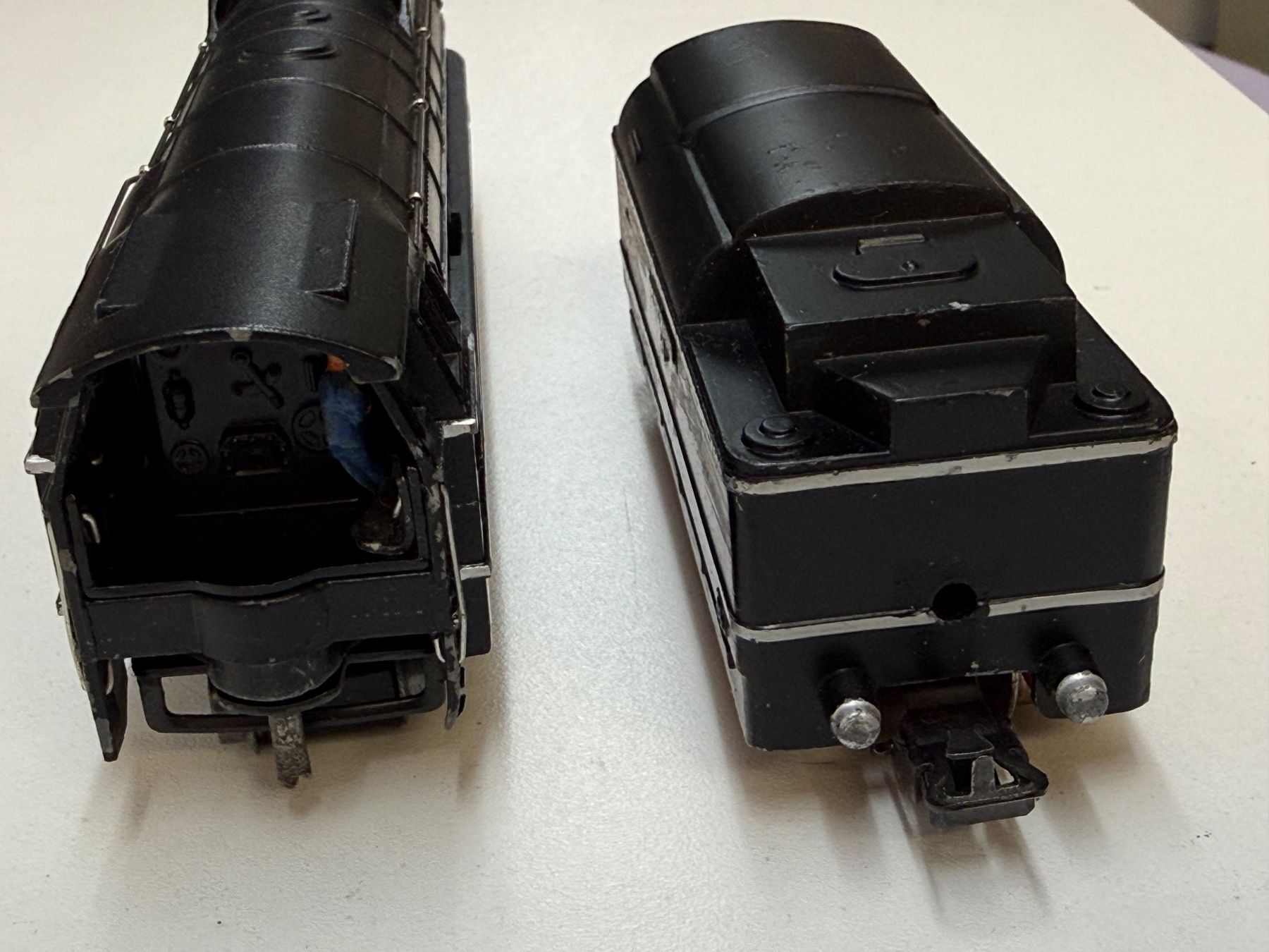 Märklin Modellini di ferrovie: Märklin SK 800, Dampflok mit Tender "Stromlinienform" – Usato da Hinwil venduto da Johann57 6