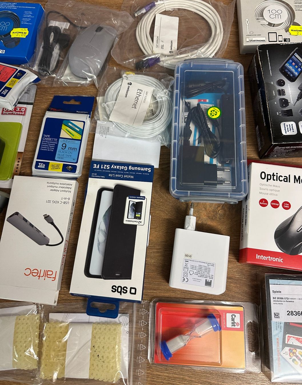 Componenti elettronici: Restposten / Elektronik-Artikel: Kabel, Maus, Adapter – Usato da Nussbaumen AG venduto da olitech5415 2
