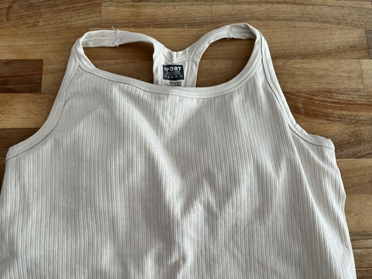 Sonstige Unterwäsche: Zwei neue Sports Top – Neu und originalverpackt aus Wettingen von epe_9vbf 2