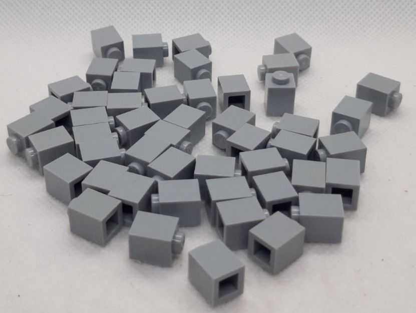 Lego Giocattoli: Lego 50 Stk. Brick 1x1 (hellgrau) – Usato da Inwil venduto da Dokyiioto