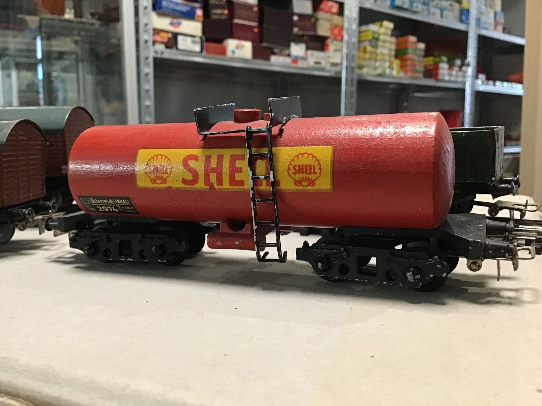 Liliput Modelleisenbahnen: LILIPUT FRÜHER GÜTERZUG BLECH/HOLZ H0 – Gebraucht aus Männedorf von Spezial-Modelle 4