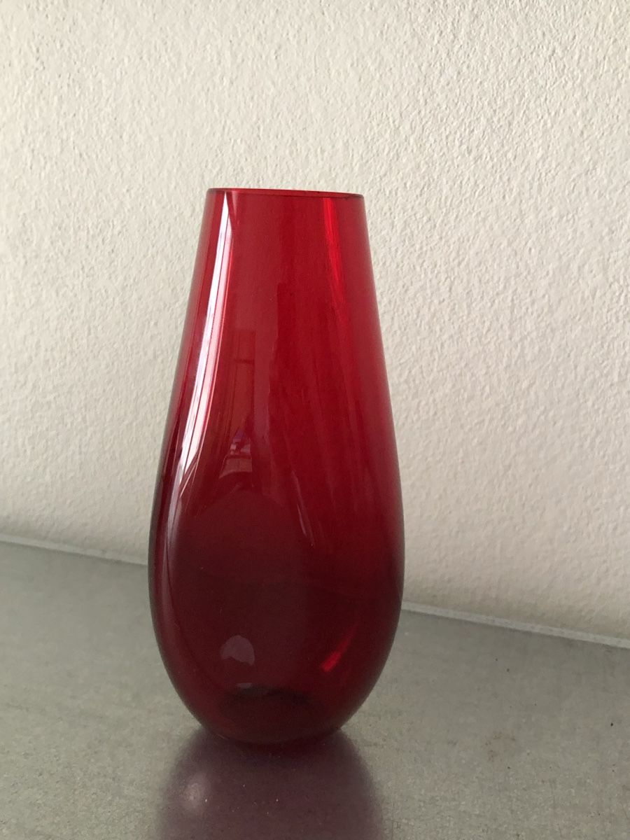 Vasen & Gefässe: Rubin rot glass vase midcentury – Gebraucht aus Basel von Amechan. 5