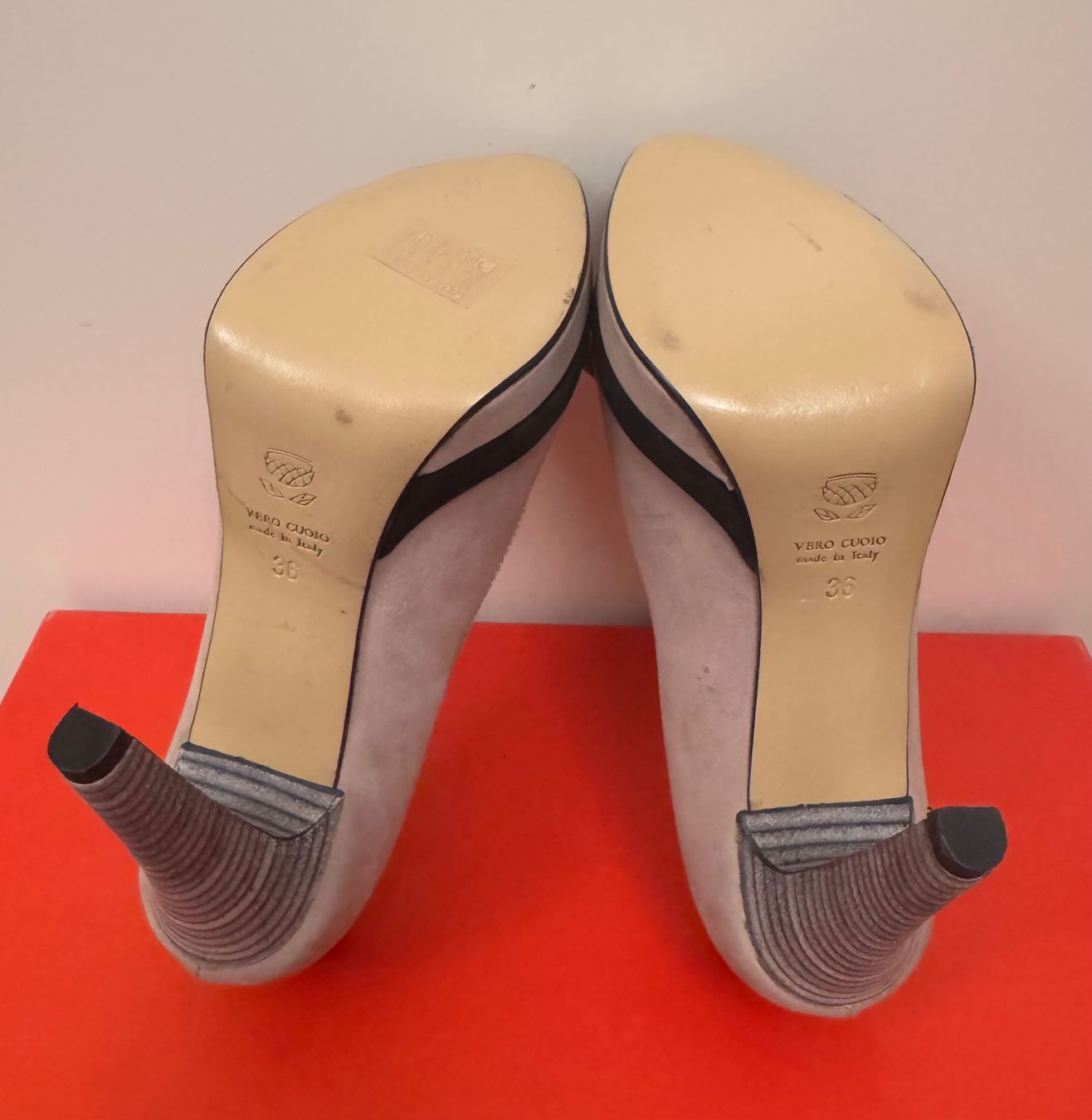 Navyboot Damenschuhe: Navy Boot Peeptoe Pumps mit Absatz, beige, Gr. 36 – Neu (gemäss Beschreibung) aus Zürich von Bertis5 4