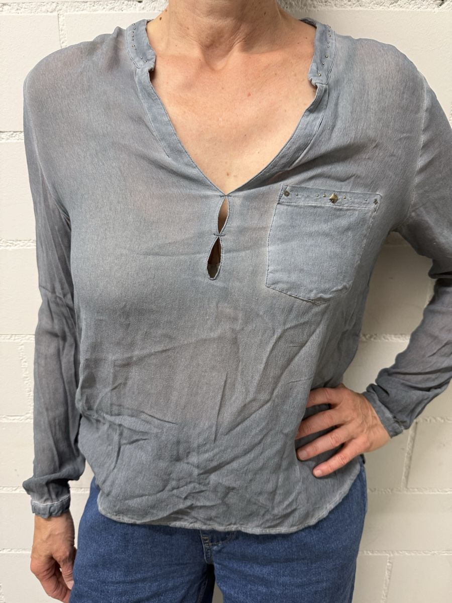 Nile Tops: NILE Top – Gebraucht aus Zürich von Mothai 1