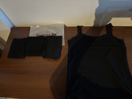4x Cotton undershirts black with lace