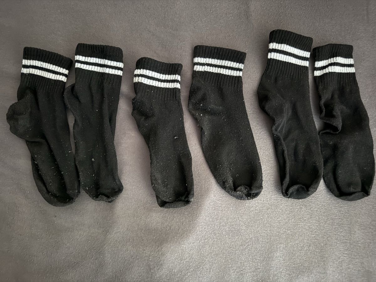 Socken: Lot socquettes noires 47 – Gebraucht aus Reconvilier von Bern1353