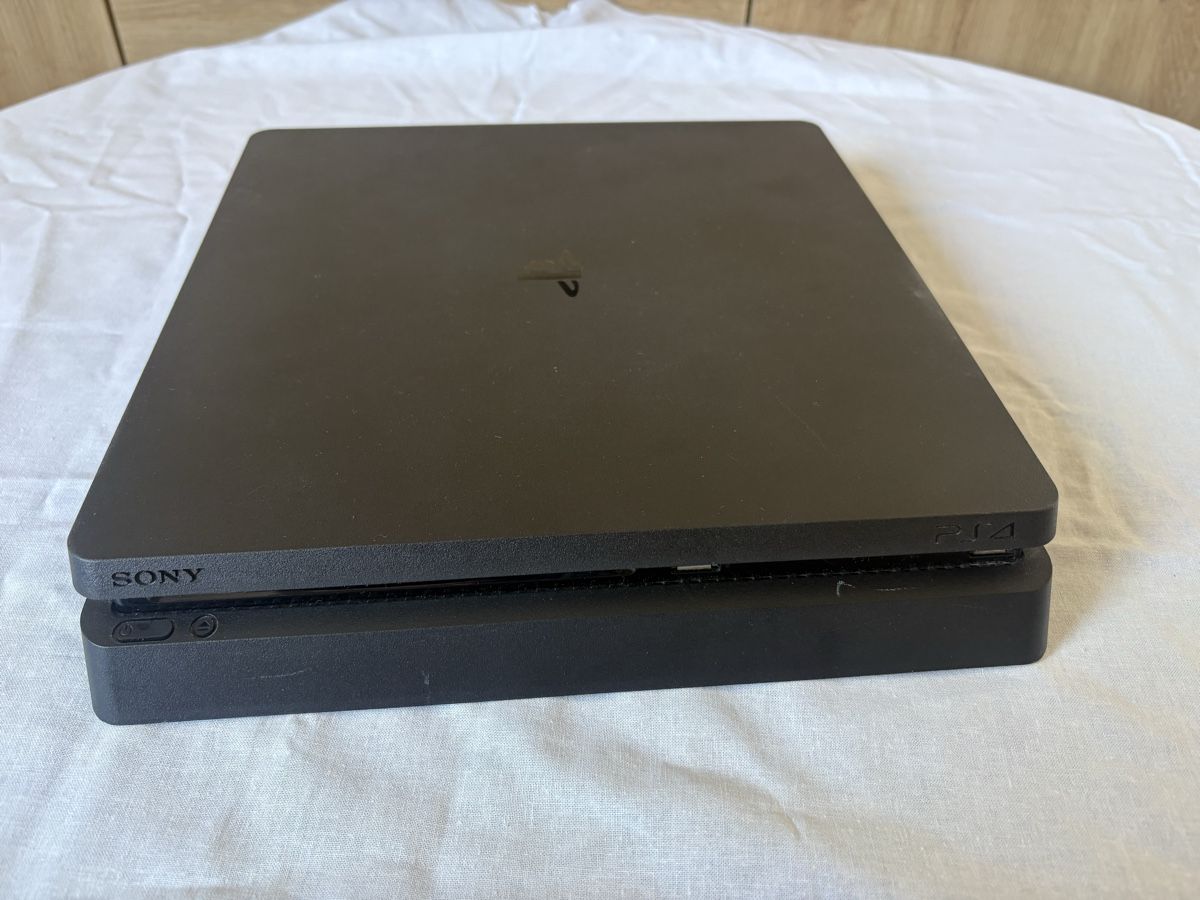 Sony Consoles: PS4 Slim  – D'occasion à Schinznach Bad par mwi_8tpz 1