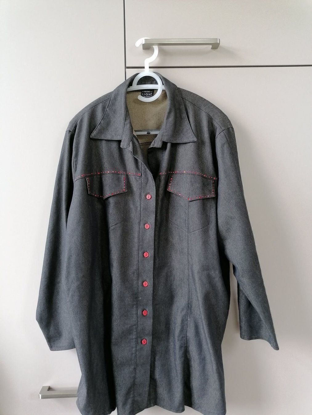 Camicette: Graue Bluse mit Swarovski Steinen 50 – Usato da Wallisellen venduto da Muggeli1970