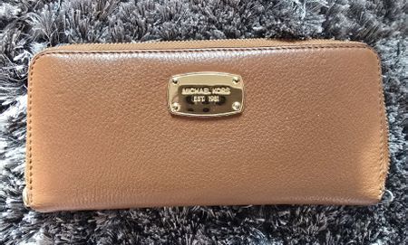 Sehr schicke braune Michael Kors Geldbörse Leder