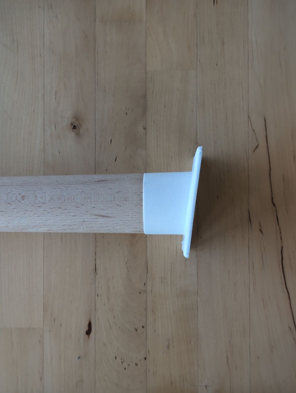 Sonstiges Mobiliar: 4 Tischbeine aus Holz – Gebraucht aus Zürich von MDedial 2